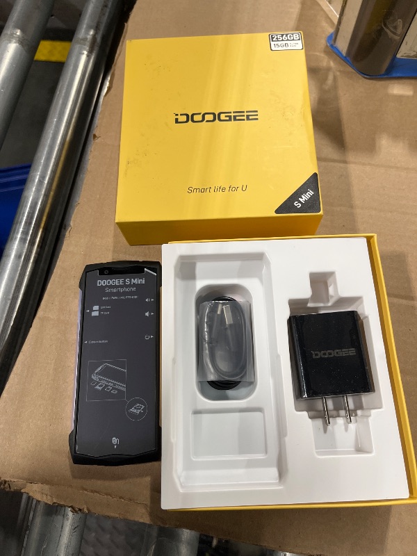 Photo 2 of DOOGEE Smini Mini Rugged Smartphone 2024,4.5"QHD+Display,Android 13 Smartphone,256GB ROM/2TB TF Rugged Phone Unlocked,50MP AI Camera,3000mAh,IP68 Waterproof Cell Phone,Fingerprint/Face Unlock,OTG/NFC