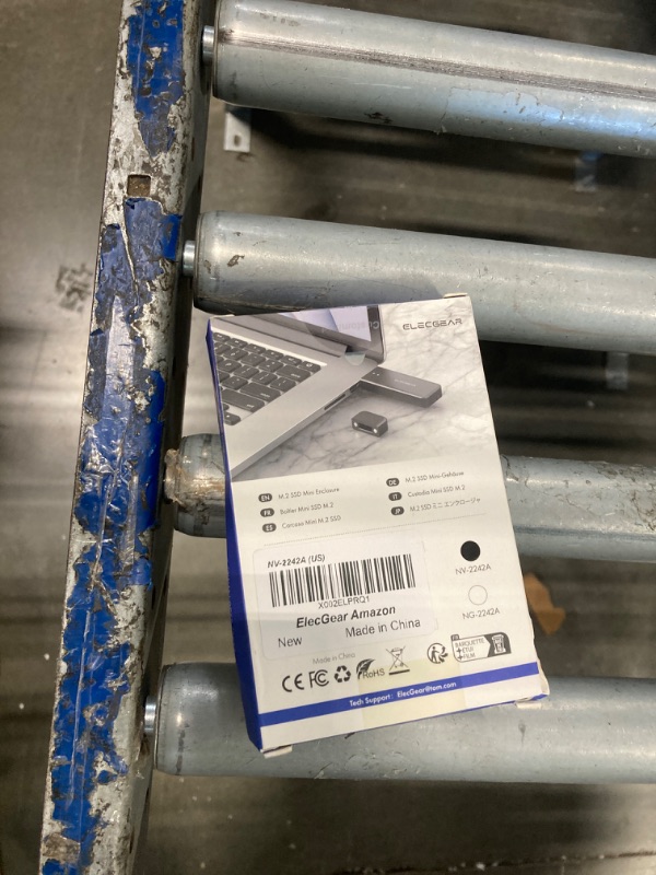 Photo 1 of ElecGear USB Mini Enclosure for 2230/2242 NVMe and SATA M.2 SSD, PCIe and Serial ATA Aluminum Housing Case with Magnet Cap, 10Gbps Flash Drive Internal Memory Stick Card Reader (NV-2242A)