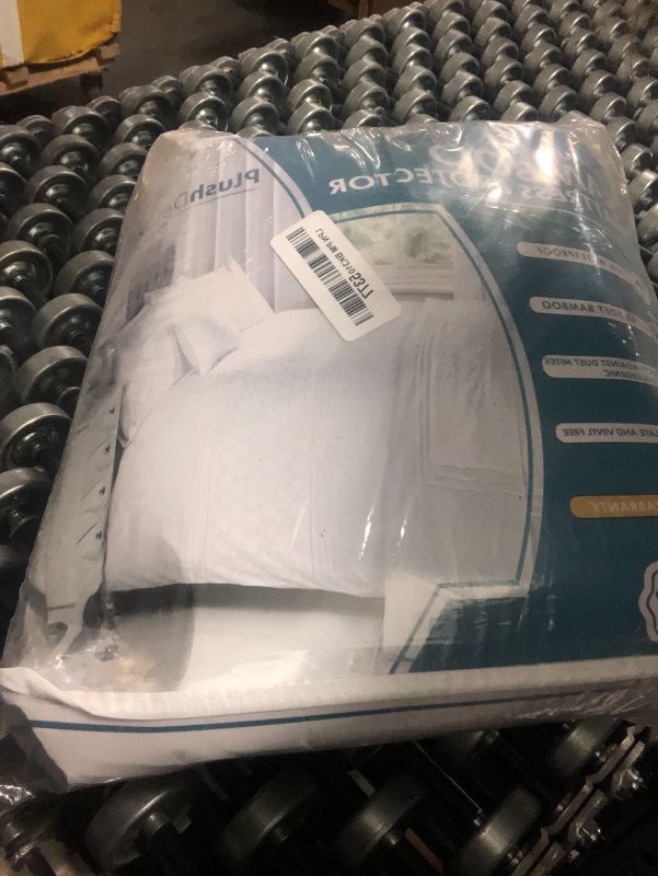 Photo 3 of ***USED***PlushDeluxe Premium Bamboo Mattress Protector – Twin XL Size