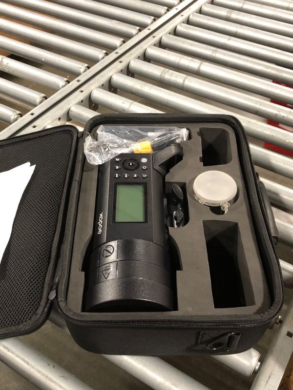 Photo 1 of ******FINAL SALE**** ***NO REFUNDS*****
***PRICE DROP, NO BATTERY INCLUDED*****

Godox AD400Pro All-in-One Outdoor Flash Strobe