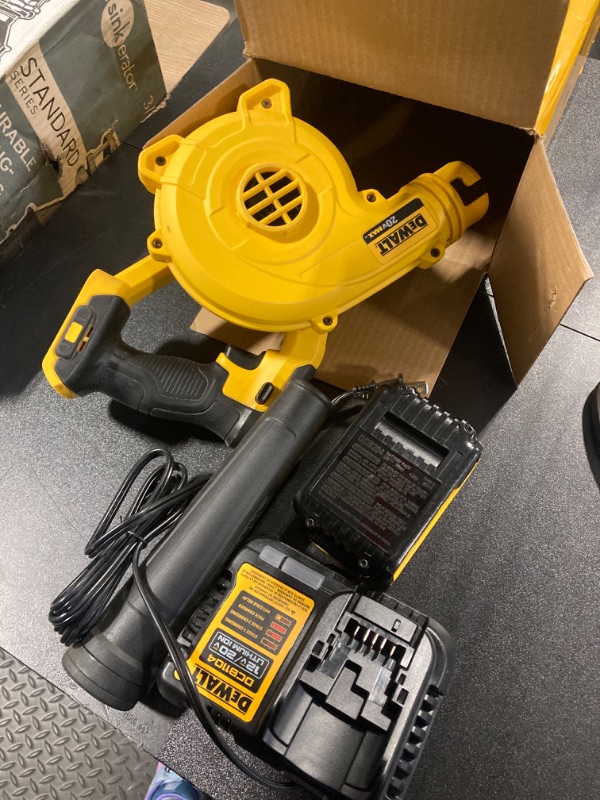 Photo 3 of ***MISSING PIECE***
DEWALT 20V MAX* Blower for Jobsite Kit, Compact (DCE100M1)