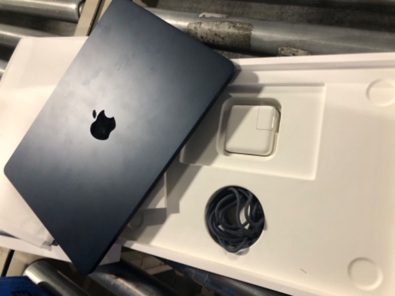 Photo 4 of ****DOES NOT TURN ON, AS IS/NO RETURNS - SALE FINAL, FOR PARTS ONLY**** Apple 2024 MacBook Air 13-inch Laptop with M3 chip: Built for Apple Intelligence, 13.6-inch Liquid Retina Display, 16GB Unified Memory, 256GB SSD Storage, Backlit Keyboard, Touch ID; 