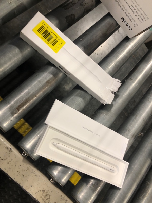 Photo 1 of Apple Pencil (USB-C) ???????