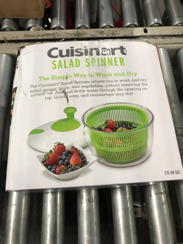 Photo 2 of Cuisinart CTG-00-SAS 5-Quart Salad Spinner, White