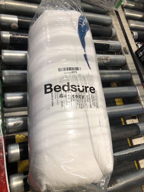 Photo 2 of Bedsure Comforters Queen Size -Duvet Insert White Lightweight Comforter Quilted All Season Duvet with Tabs - Machine Washable(White