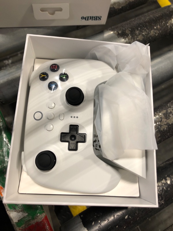 Photo 1 of 8Bitdo Ultimate 2.4G Wireless Controller