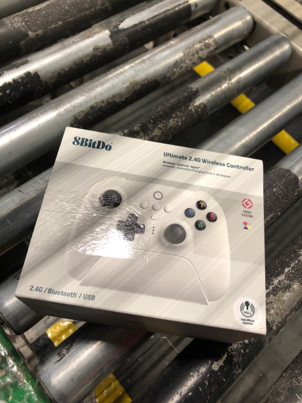 Photo 1 of 8Bitdo Ultimate 2.4G Wireless Controller