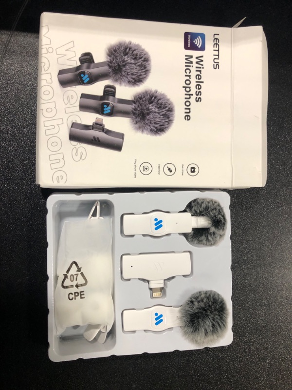 Photo 2 of ***USED***2pcs Lavalier Wireless Microphone for iPhone iPad