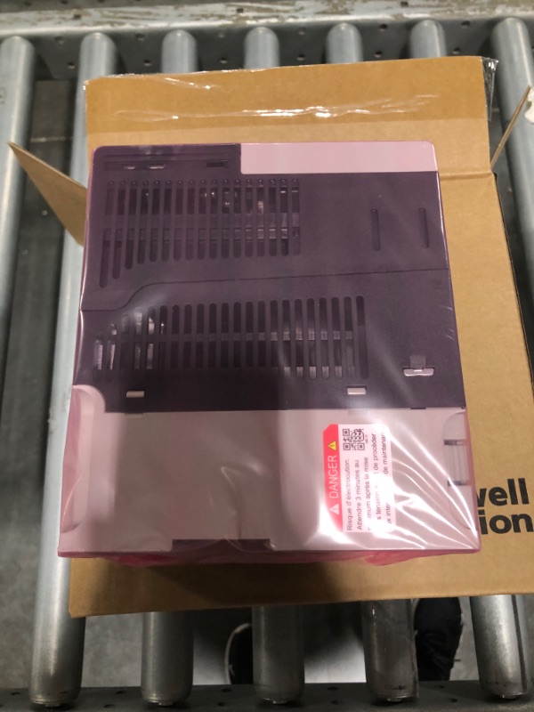 Photo 1 of 25B-B2P5N104 525 AC Drive, Variable, 240VAC, 0.5HP / 0.4kW, 2.5 Amp, Normal & Heavy Duty