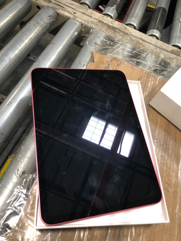Photo 1 of Apple iPad (10th Generation): with A14 Bionic chip