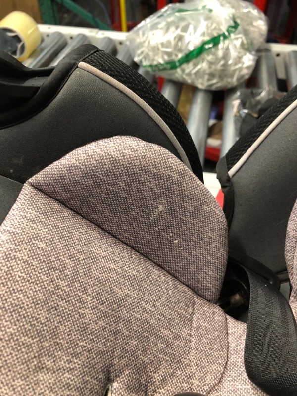 Photo 8 of ***USED - DIRTY - SEE PICTURES***
MANUFACTURE DATE 07/29/2024  Graco Slimfit 3 in 1 Convertible Car Seat Slim and Comfy Design Saves Space in Your Back Seat MANUFACTURE DATE 07/29/2024 