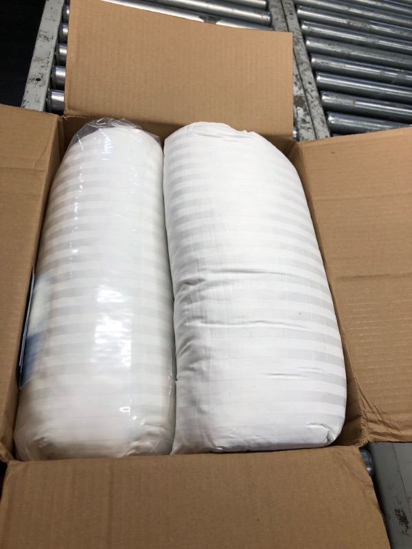 Photo 3 of ***USED - DIRTY - SEE PICTURES***
Beckham Hotel Collection Queen/Standard Size Memory Foam Bed Pillows Set of 2 - Cooling Shredded Foam Pillow for Back