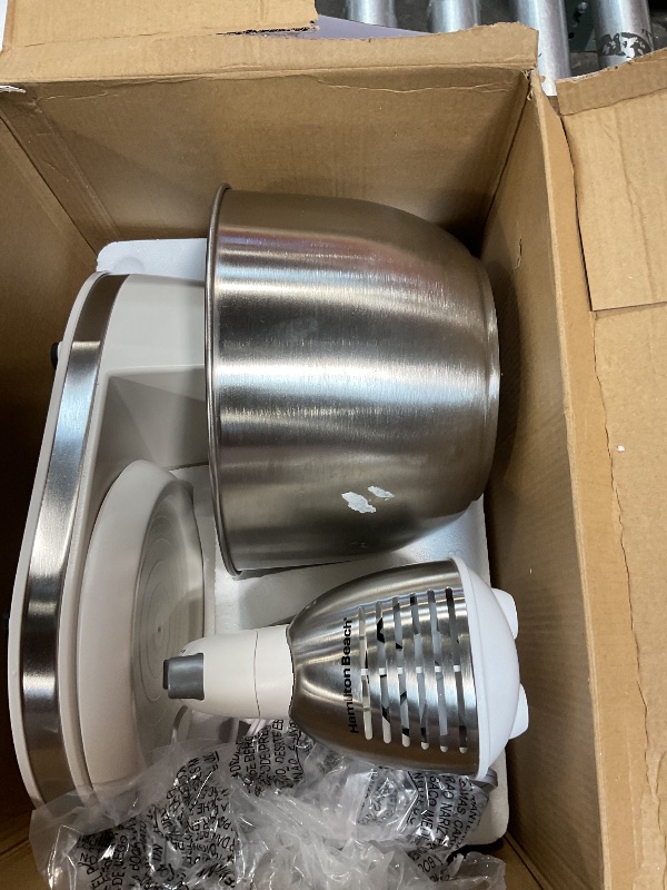 Photo 1 of *****FOR PARTS ONLY/ NON-FUNCTIONAL***** Hamilton Beach Classic Stand and Hand Mixer, 4 Quarts, 6 Speeds with QuickBurst, Bowl Rest, 290 Watts Peak Power, White (64655)