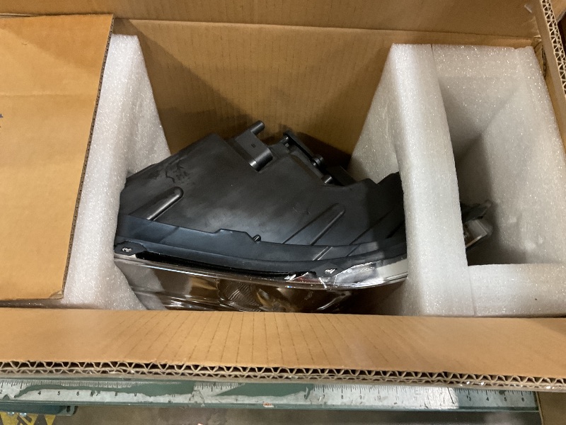 Photo 1 of *PARTS ONLY*
Dasbecan OE Projector Halogen Headlights w/LED Signal DRL Compatible With Dodge Ram 1500 2500 3500 2013-2018 Right Passenger Side Headlamp assembly Chrome Trim w/Bulbs Replaces#68324940AD CH250329