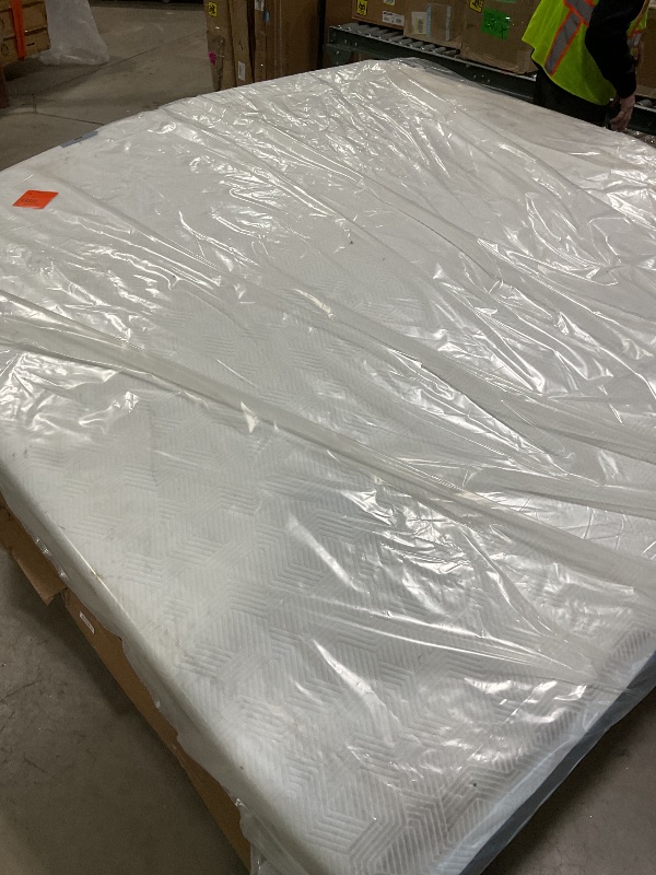 Photo 1 of **** dirty from transport**** KING SIZE LUCID 10 Inch Memory Foam Firm Feel – Gel Infusion – Hypoallergenic Bamboo Charcoal – Breathable Cover Bed Mattress Conventional