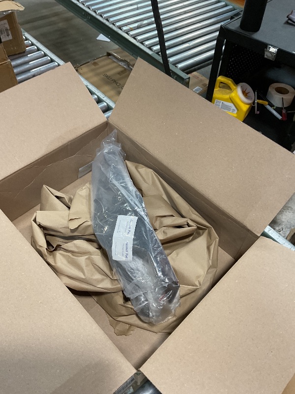 Photo 1 of *1PC BROKEN* Xhfarce Tail Light Lamp Cover Guard Trim 4Pcs Tail Light Frame Bezels Decoration Compatible with Toyota Camry 2024 2023 2022 2021 2020 2019 2018 Accessories