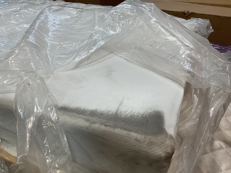 Photo 1 of **DIRT FROM TRANSPORT **Zinus 5 Inch Twin Green Tea Memory Foam Mattress [New Version], Fiberglass Free, Medium Firm Feel, Zoned Pressure Relief, Certified Safe Foams & Fabric, Mattress in A Box