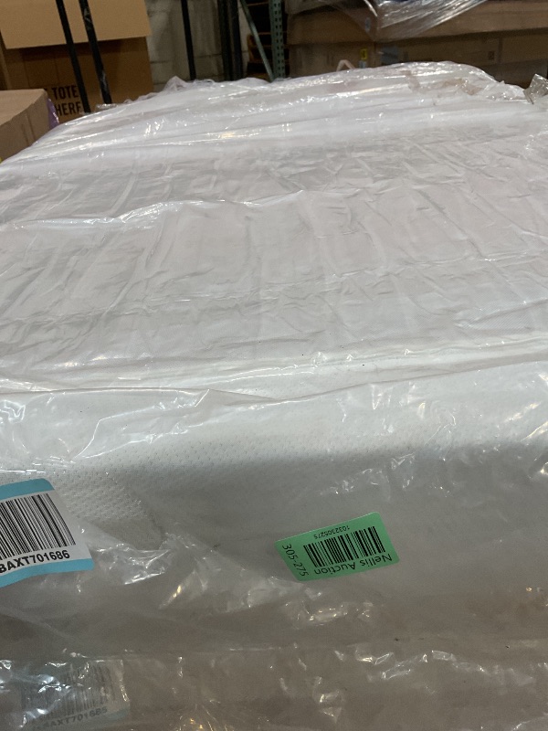 Photo 1 of **DIRT FROM TRANSPORT **Zinus 5 Inch Twin Green Tea Memory Foam Mattress [New Version], Fiberglass Free, Medium Firm Feel, Zoned Pressure Relief, Certified Safe Foams & Fabric, Mattress in A Box