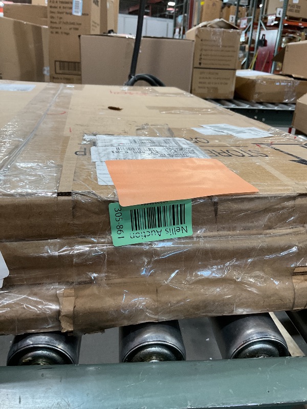 Photo 1 of **DIRT CREASES**Post-it Super Sticky Easel Pad, 25 in x 30 in, White, 30 Sheets/Pad, 4 Pads/Pack, Great for Virtual Teachers and Students (559 VAD 4PK)