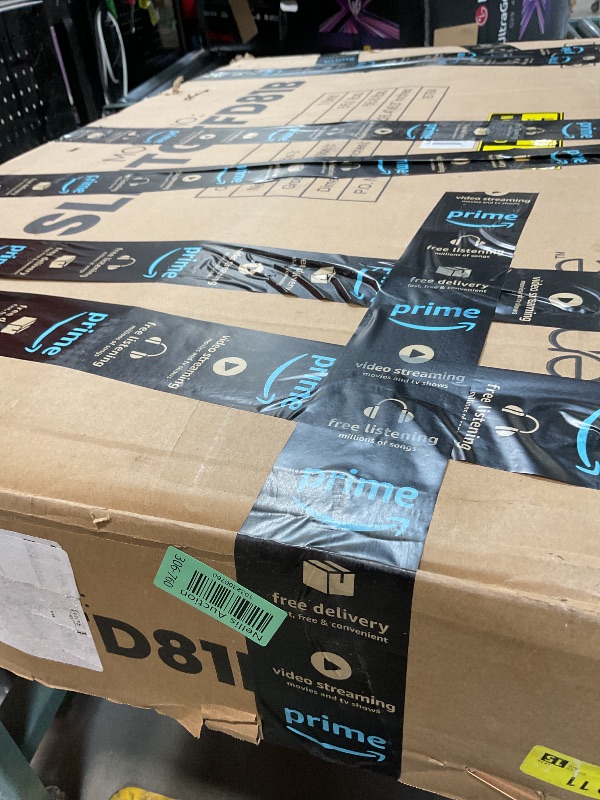 Photo 1 of **CORNER CRACKING**SereneLife 5in1 Folding Multi Game Table, 40" Full Size Combo Sports Arcade Game with Foosball Soccer, Ping Pong, Pool Billiards, Bowling & Shuffleboard Set, Wood Construction for Play Rec Room