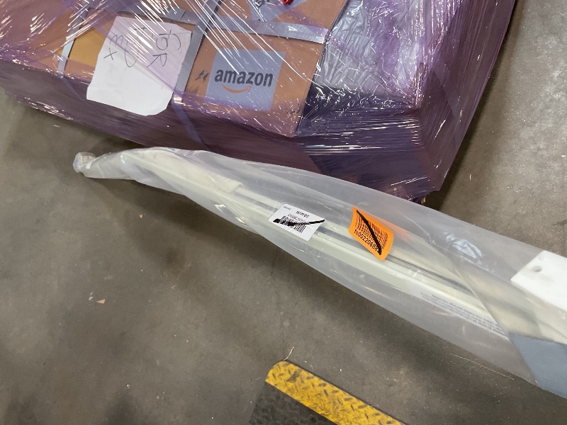 Photo 1 of **BEND DAMAGE**Rod Desyne Heavy Duty Adjustable Traverse Rod, 84 x 156