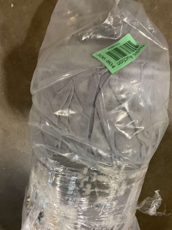 Photo 1 of **DIRT FROM TRANSPORT ** 8*10  Dahlia Area Rug, Assorted Sizes and Designs