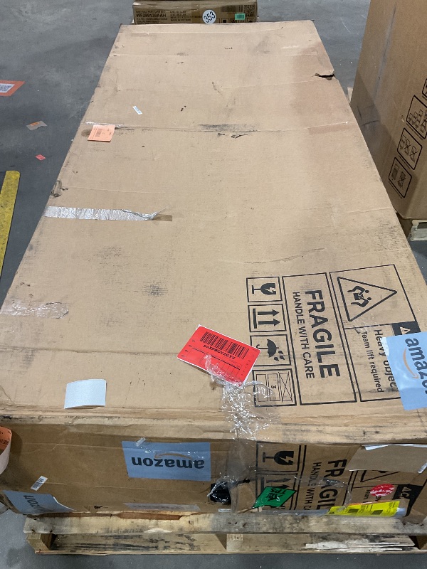 Photo 1 of ***USED, MINOR SCUFFS, MISSING KEY, UNABLE TO OPEN***Thule Force 3 - Size XL - 18 cu ft - Aerodynamic roof Mounted Box - Dual-Sided Opening with Locks - Tool-Free Install - Weatherproof Design - for SUVs, Trucks, Cars, EVs and More