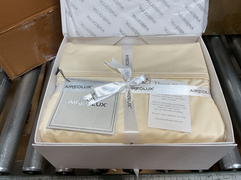 Photo 1 of 100% Egyptian Cotton Sheets Full Size, 1000 Thread Count Light Yellow Sheet Set, Sateen Weave, Wrinkle-resistant, Breathable, Soft & Silky, Egyptian Cotton Deep Pocket Sheets (Full, Light Yellow)