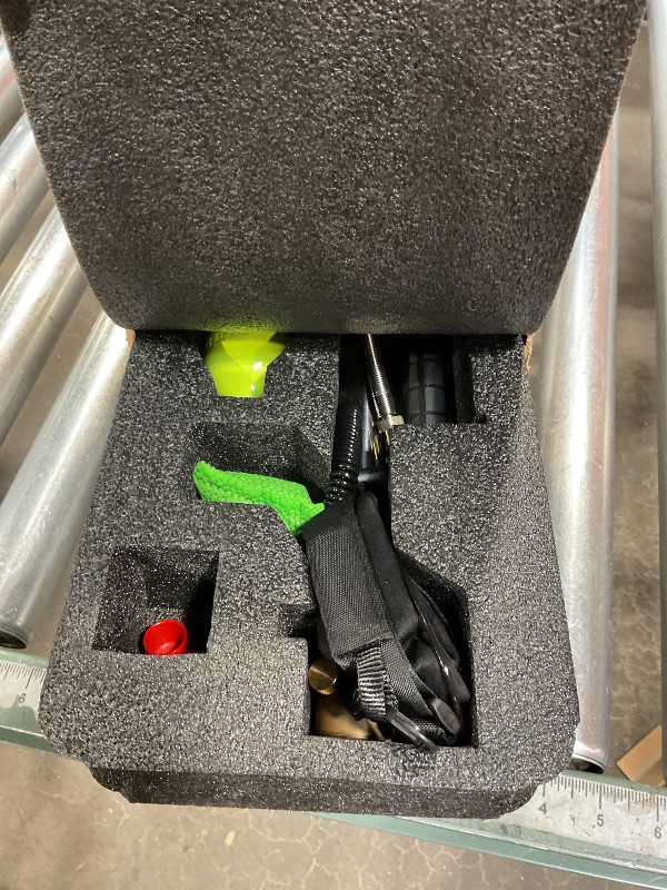 Photo 1 of ***FOR PARTS HAS A LEAK*** CHIKADIV 0.5L Mini Scuba Tank with Pump Portable Diving Tank for Underwater Breathing Training Up to 10?Minutes Dive Time (Up to 33?ft), DOT Certified Small Diving Tanks Spare Air Mini Scuba Tank