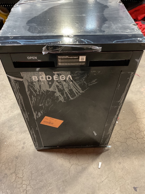 Photo 1 of ***MAJOR DAMAGE TO BODY***BODEGA 83L (88 Quart) Car Refrigerator, Portable Car Fridge 12V Campervan Fridge Freezer for Car, Truck, RV, Outdoor Camping Travel