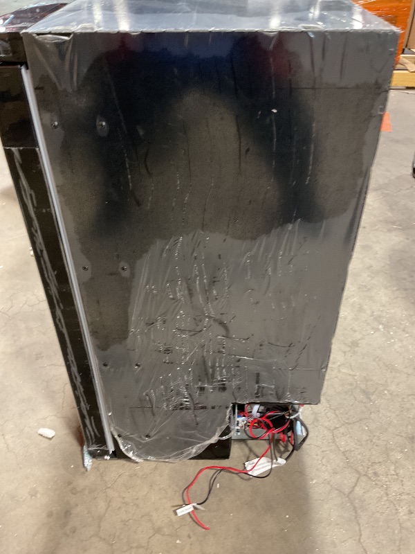 Photo 1 of ***MAJOR DAMAGE TO BODY***BODEGA 83L (88 Quart) Car Refrigerator, Portable Car Fridge 12V Campervan Fridge Freezer for Car, Truck, RV, Outdoor Camping Travel