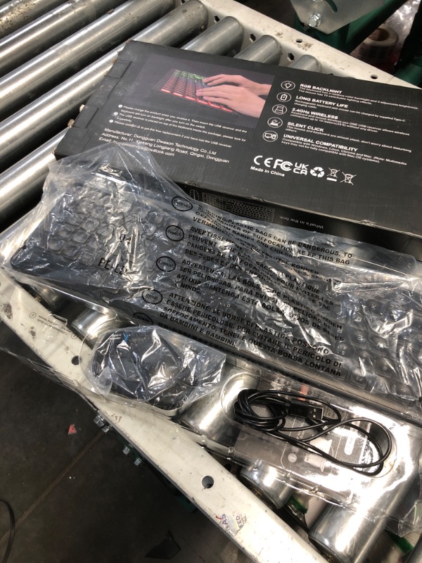 Photo 1 of Wireless Keyboard and Mouse Combo - RGB Backlit, Rechargeable & Light Up Letters, Full-Size, Ergonomic Tilt Angle, Sleep Mode, 2.4GHz Quiet Keyboard Mouse for Mac, Windows, Laptop, PC, Trueque