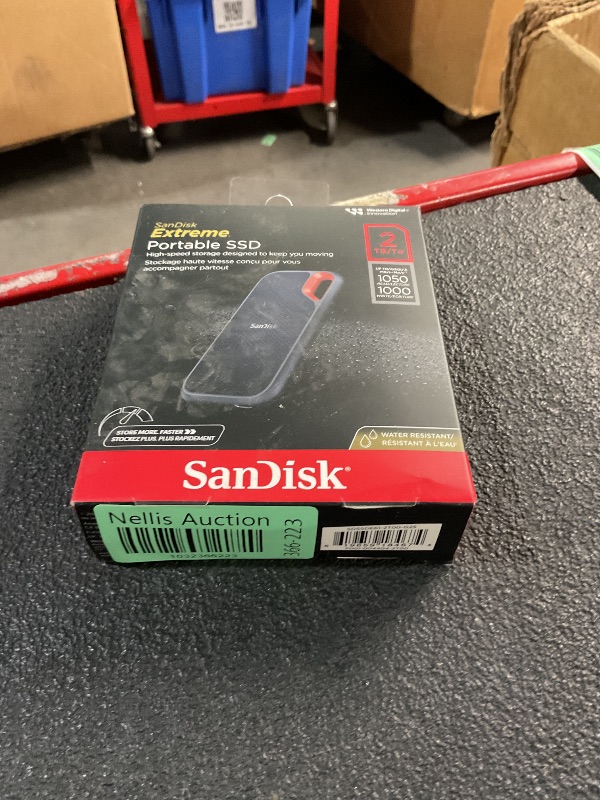 Photo 1 of **ITEM IS IN WRONG PACKAGING **
SanDisk 1TB Extreme Go SSD