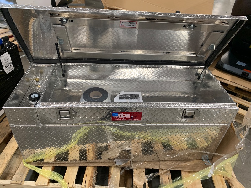 Photo 2 of ***DAMAGED - BENT - NO PACKAGING - MISSING ACCESSORIES - TANK ONLY - SEE PICTURES***
RDS 72772 Auxiliary Fuel Tank; DOT Approved; Diesel; 90 Gallon Capacity; Rectangle; 55 Inch Length X 24 Inch Width X 22-1/4 Inch Height; Diamond Tread, 55 x 24 x 22.25 in