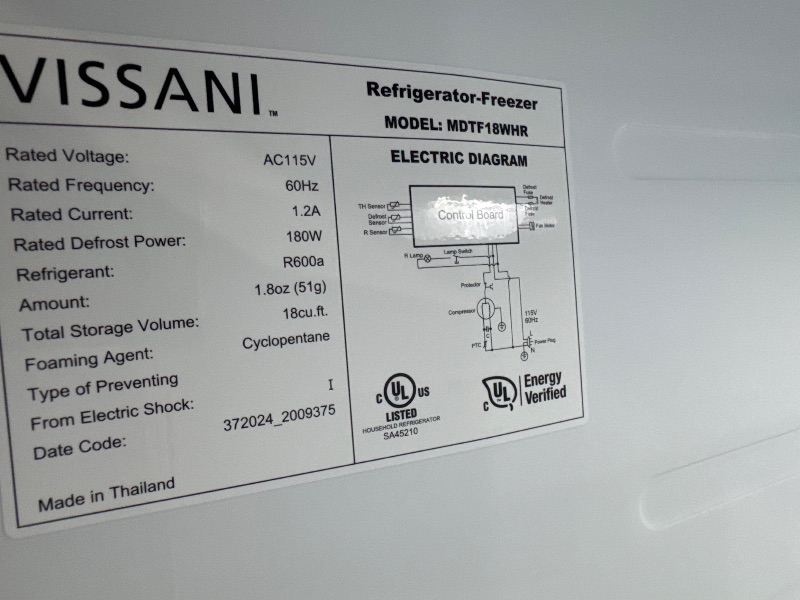 Photo 2 of *POWERS ON*** 18 cu. ft. Top Freezer Refrigerator in White Energy Star


