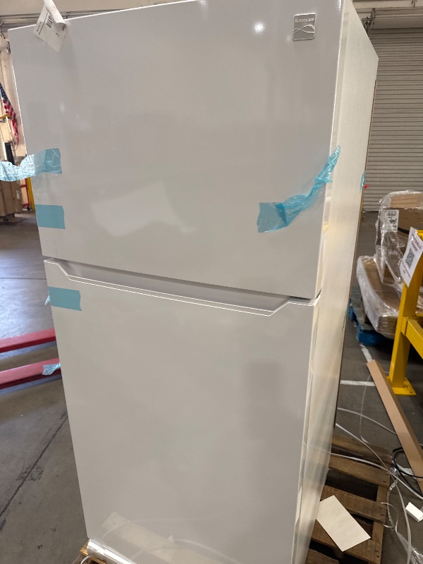 Photo 2 of *POWERS ON** Kenmore 4661342 30" W Top Freezer Refrigerator with Adjustable Glass Shelving, Humidity Control Crispers, Quiet and Energy Efficient Inverter Compressor, White
