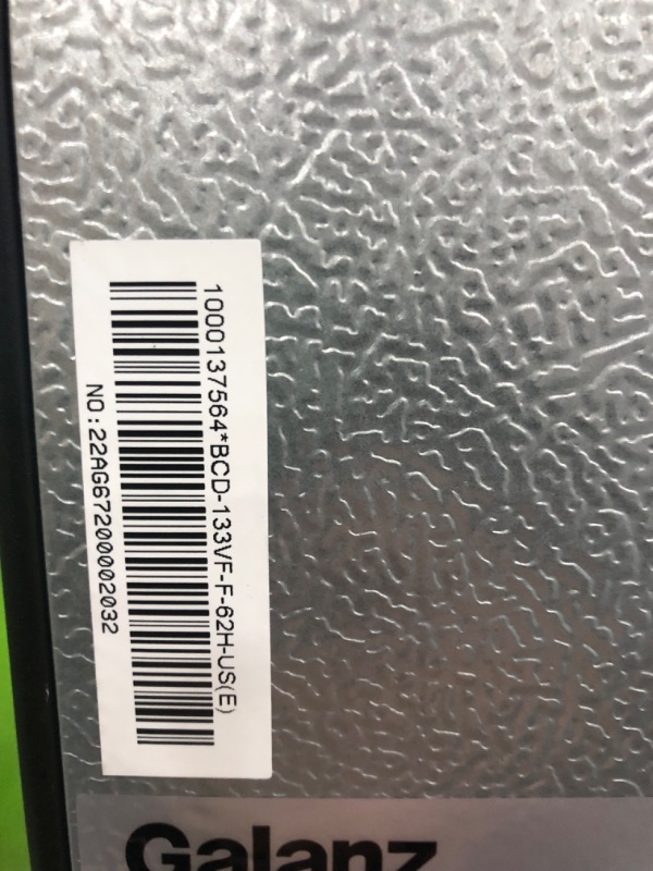 Photo 2 of *****not fully tested*** UNKNOWN TO ANY MISSING PARTS 
TESTED / MAY BE MISSING ATTACHMENTS
Galanz GLR46TBKER Retro Compact Refrigerator with Freezer Mini Fridge with Dual Door, Adjustable Mechanical Thermostat, 4.6 Cu Ft, Black