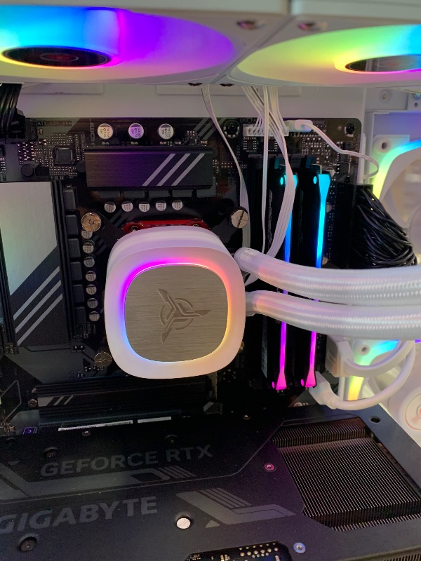 Skytech King 95 Gaming PC, Intel I7 14700F 2.1 GHz, RTX