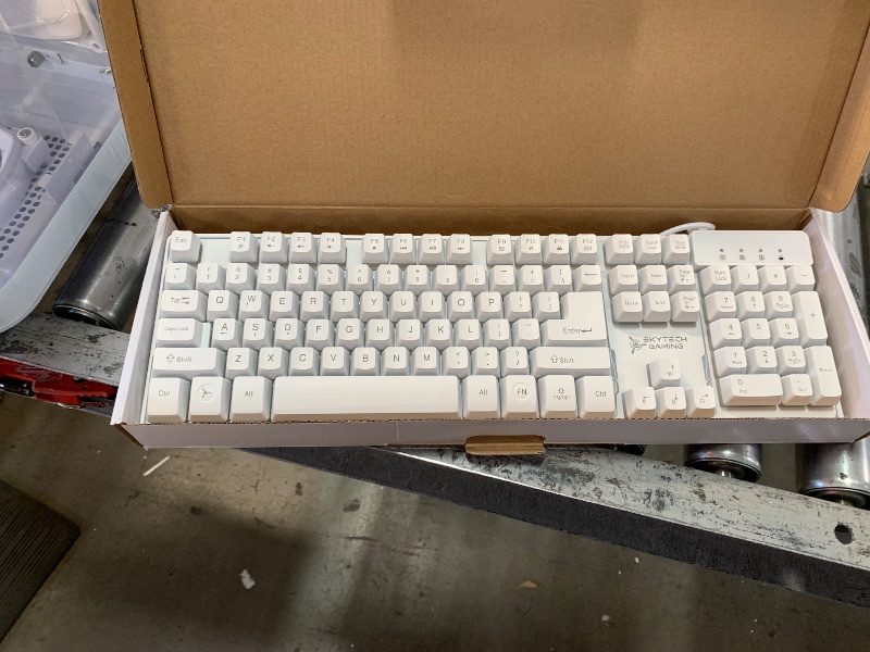 Photo 1 of Skytech King 95 Gaming PC, Intel i7 14700F 2.1 GHz, RTX 4070 Ti Super 16GB GDDR6X, 1TB NVME Gen4, 32GB DDR5 RAM RGB, 850W Gold ATX 3.0 PSU, Wi-Fi, Win 11 Home