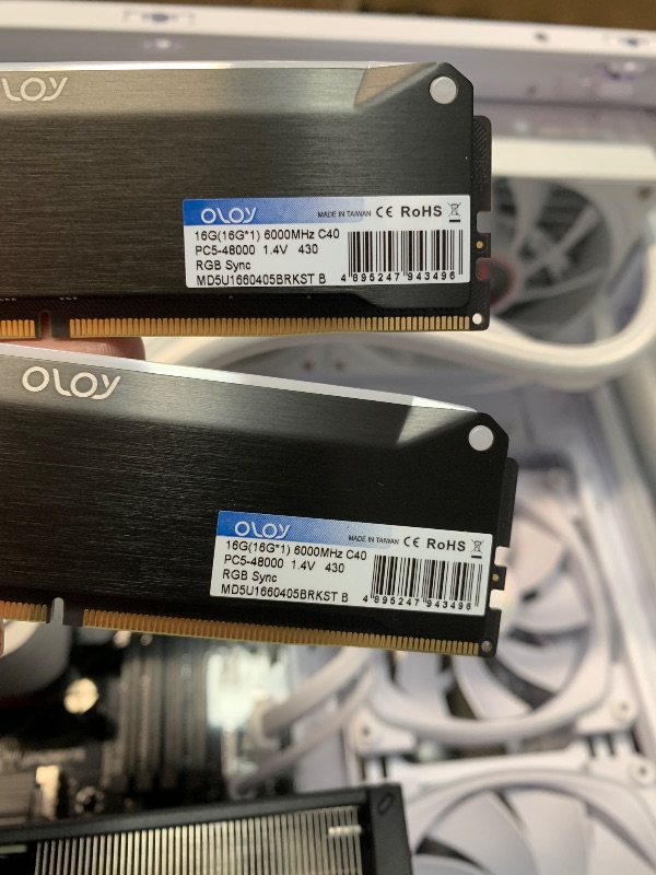 Photo 1 of Skytech King 95 Gaming PC, Intel i7 14700F 2.1 GHz, RTX 4070 Ti Super 16GB GDDR6X, 1TB NVME Gen4, 32GB DDR5 RAM RGB, 850W Gold ATX 3.0 PSU, Wi-Fi, Win 11 Home