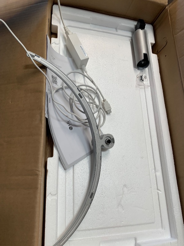 Photo 1 of LG UltraWide FHD 29-Inch Computer Monitor 29WQ600-W, IPS with HDR 10 Compatibility, AMD FreeSync, and USB Type-C, White/Silver