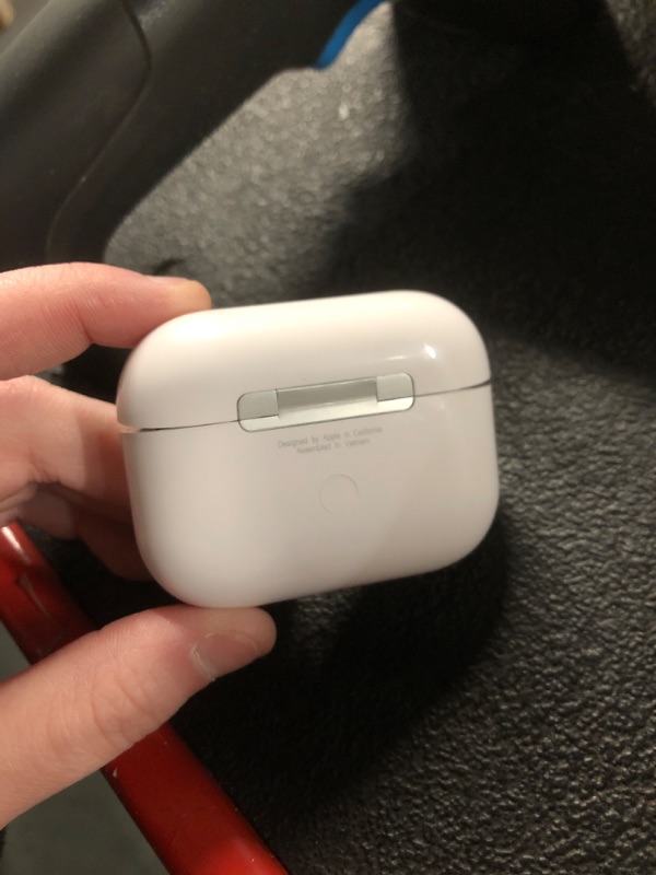 Photo 5 of **FOR PARTS/READ NOTES** Apple AirPods Pro (2nd Generation) Wireless Ear Buds with USB-C Charging