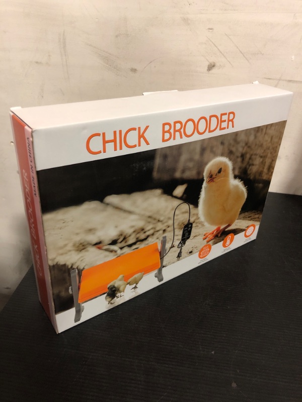 Photo 2 of Xbrigh Chick Brooder Heater - Adjustable Temperature, Size, Height for 10 Chicks - Green (12'' x 8'')