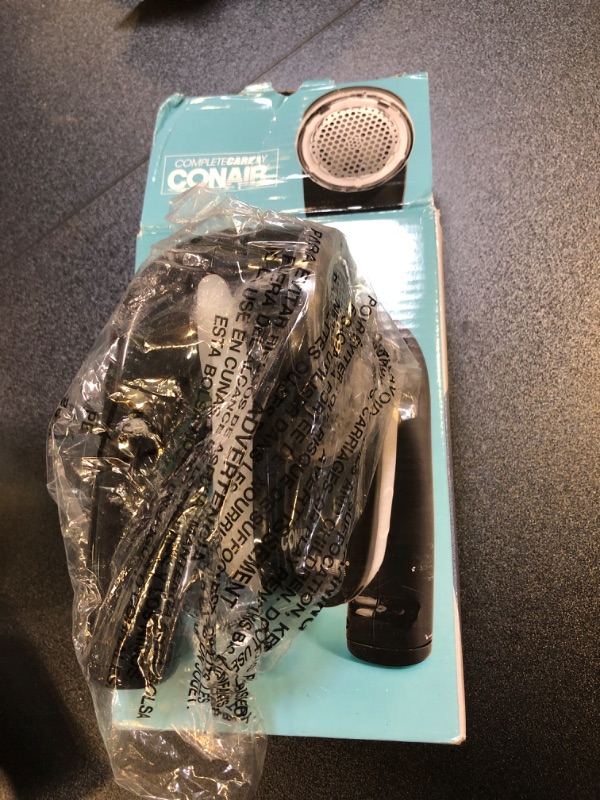 Photo 2 of Conair Rechargeable Fabric Defuzzer/Shaver