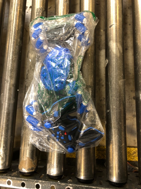 Photo 1 of Remote Control Car, Gesture Sensing RC Stunt Car, 4 WD Transform Off Road for Rotating, 2.4Ghz Hand Controlled Remote Control Twister Cars, RC Cars for Kids Boys Girls Toy Gift Age 6 7 8 9 10 11 12 yr