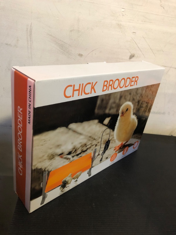 Photo 2 of Xbrigh Chick Brooder Heater - Adjustable Temperature, Size, Height for 10 Chicks - Green (12'' x 8'')