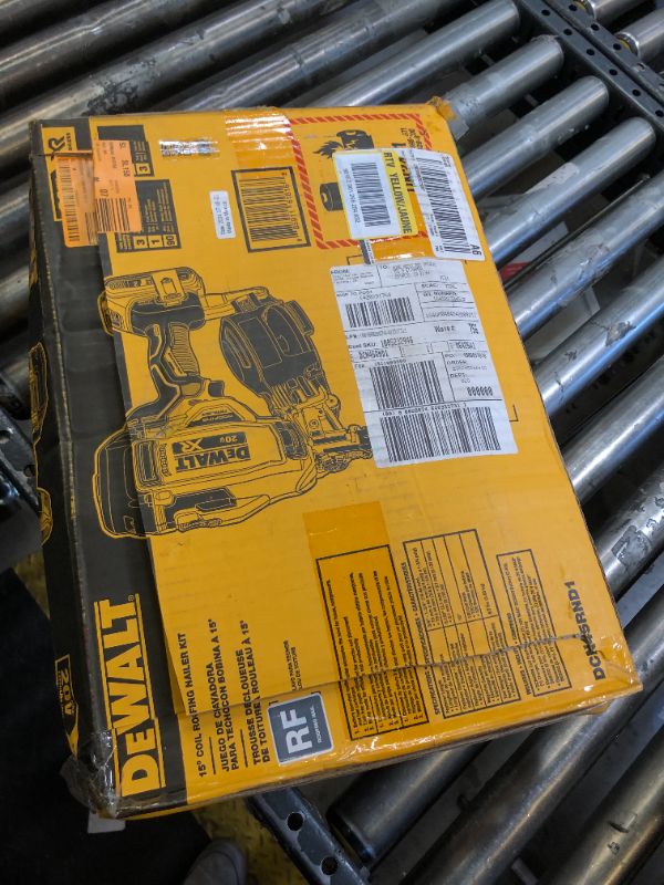 Photo 3 of DeWalt 20V MAX Cordless 15 deg Coil Roofing Nailer 20 V