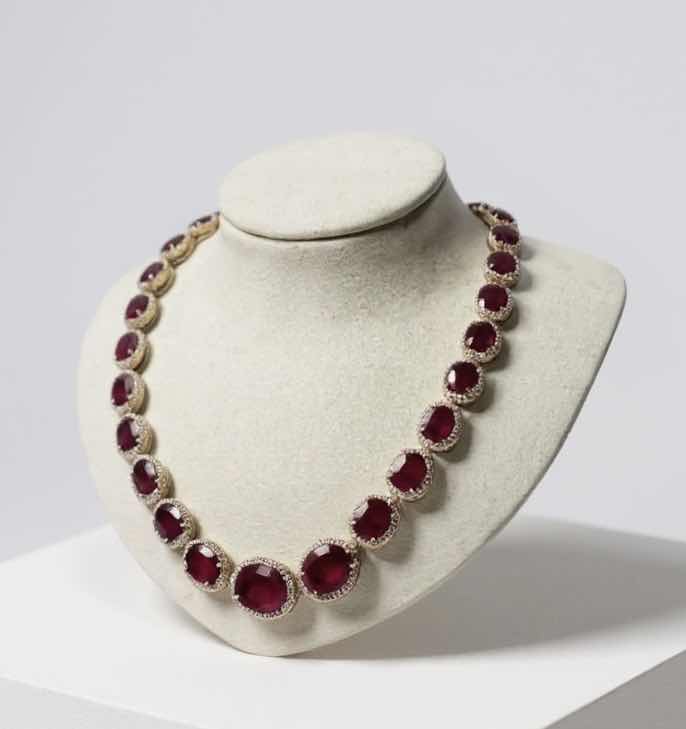 Photo 1 of STERLING SILVER (.925) W YELLOW GOLD OVERLAY NECKLACE W NATURAL RUBY CORUNDUM OVAL BRILLIANT FACETED (29 PCS) APPROX 136.41 CTW AND NATURAL DIAMOND ROUND BRILLIANT CUT (58 PCS) APPROX 3.79 CTW GGA INSURANCE APPRAISAL-NK017299