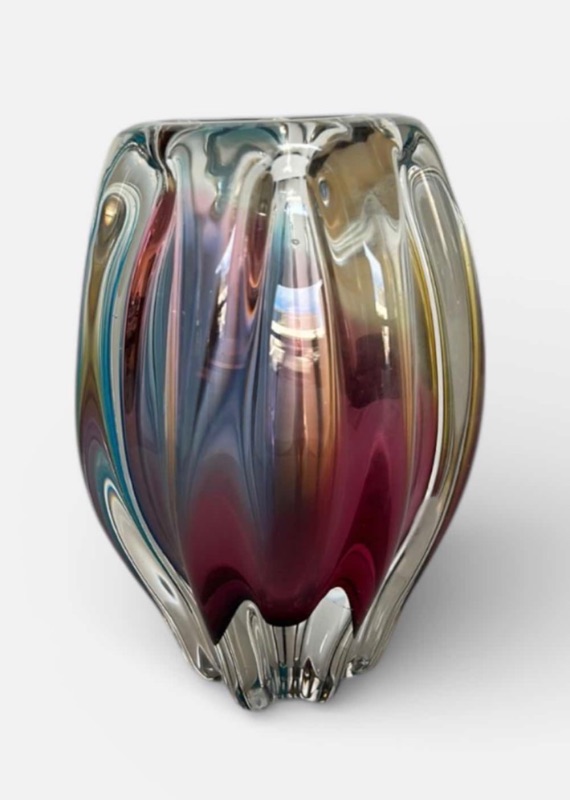 Photo 1 of SANYU GLASSWORKS NARUMI FANTASY SERIES ART GLASS VASE.
• VINTAGE HANDBLOWN GLASS VASE MADE IN JAPAN, LIKELY FROM THE 1960S OR 1970S.
• DESIGN USES THE SOMMERSO TECHNIQUE WITH LAYERED TRANSPARENT GLASS OVER INTERNAL COLORS. H8”