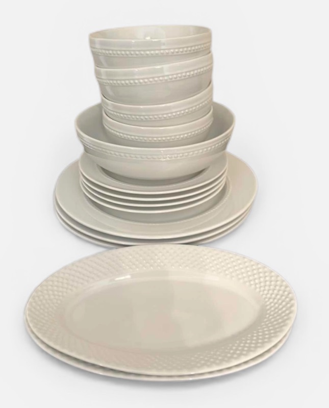 Photo 1 of 14 PC THRESHOLD PORCELAIN  DINNERWARE & GRAVY DISH